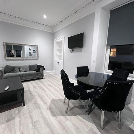 Lovely 4 Bedroom 2Nd Floor Walk Up Apartment エディンバラ エクステリア 写真