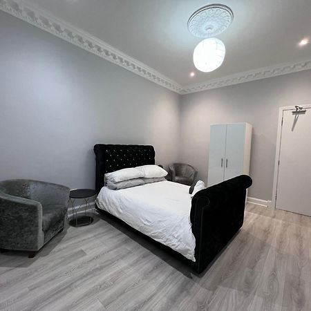 Lovely 4 Bedroom 2Nd Floor Walk Up Apartment エディンバラ エクステリア 写真