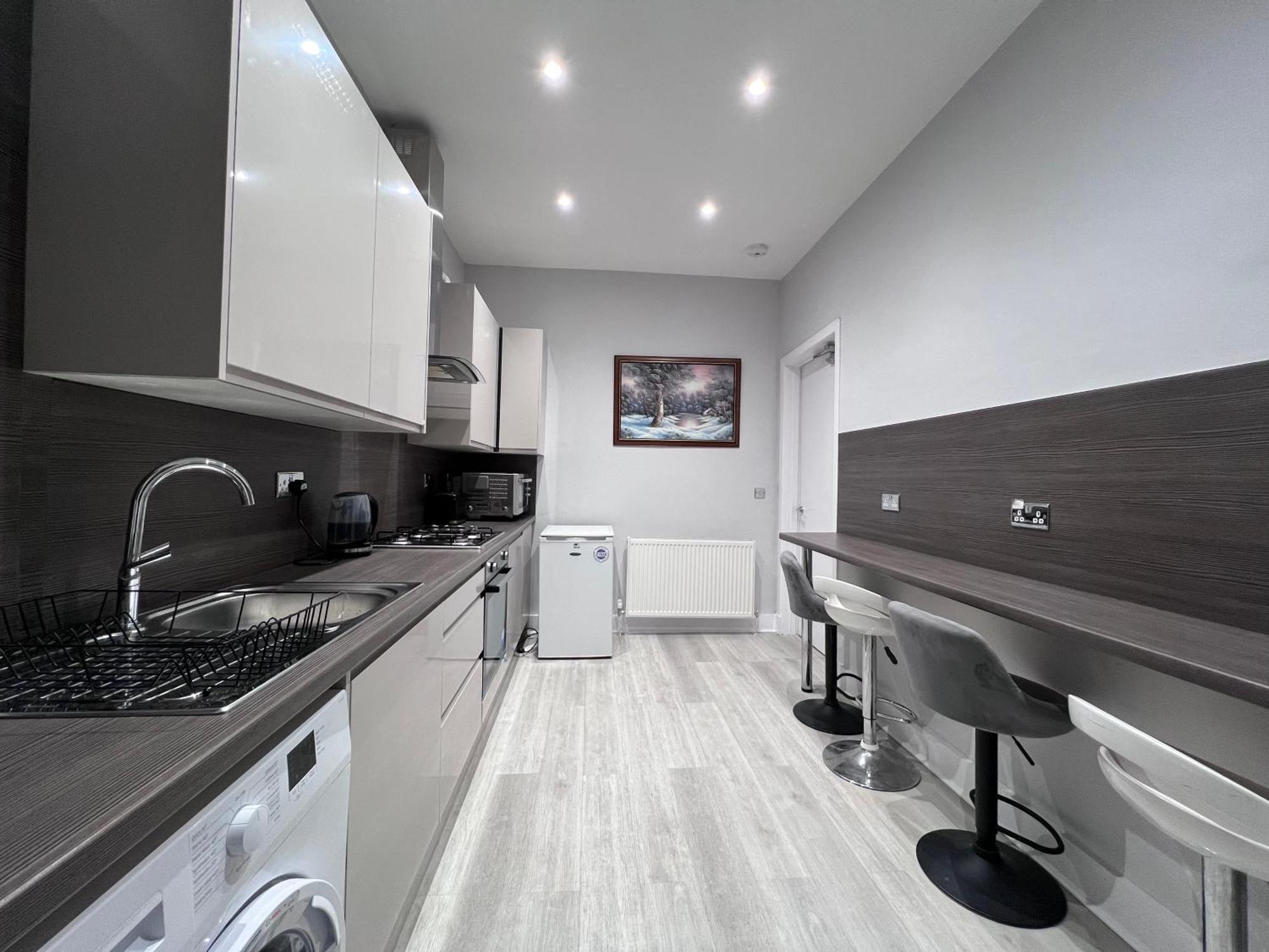 Lovely 4 Bedroom 2Nd Floor Walk Up Apartment エディンバラ エクステリア 写真